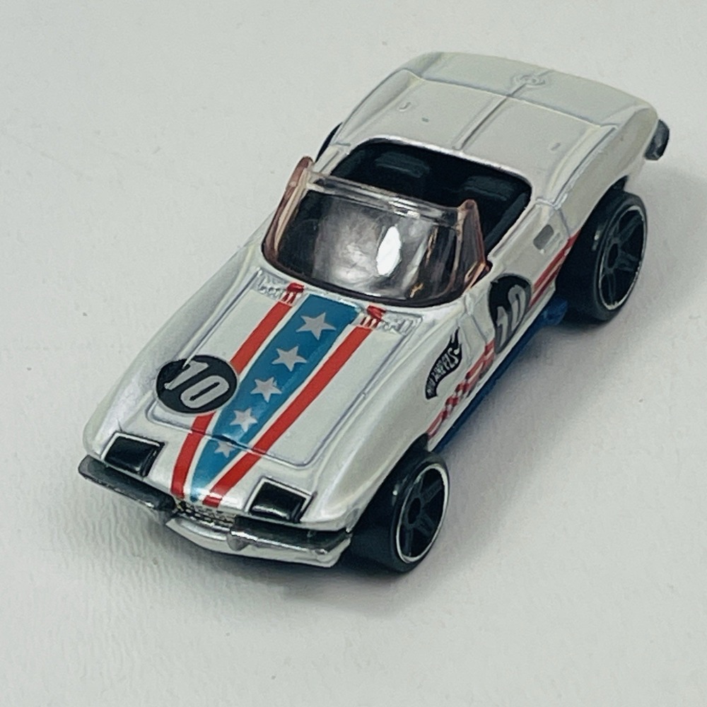 Hot Wheels '65 Chevrolet Corvette White Convertible #10 1:64 Diecast VGUC C136A